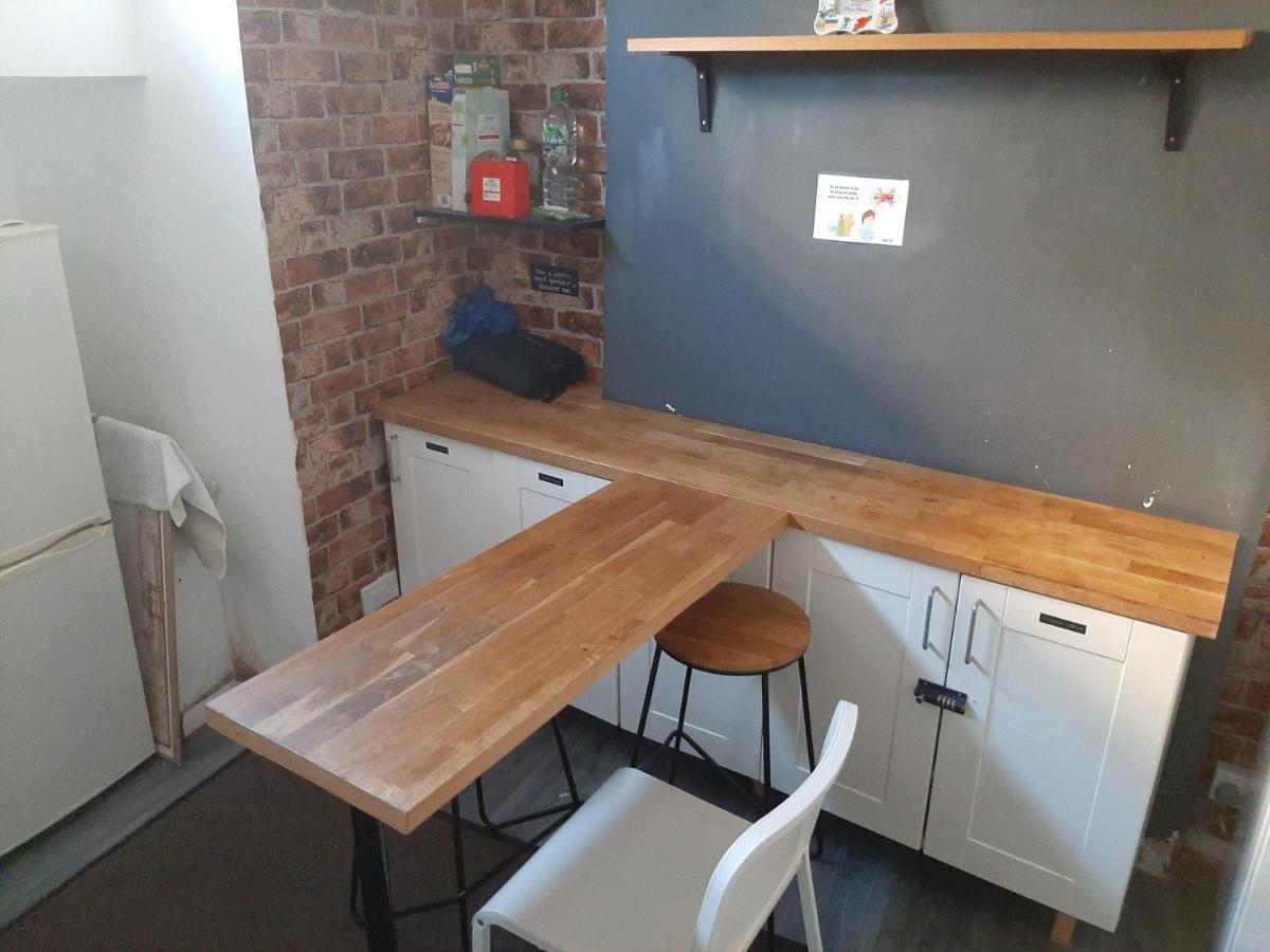 Single bedrooms with wifi&underbed 10 London Exterior foto